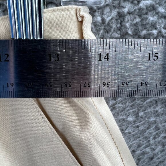 Tail Womens Golf Shorts 4 Tan High Rise Flat Front Bermuda Pockets Stretch - Picture 7 of 10